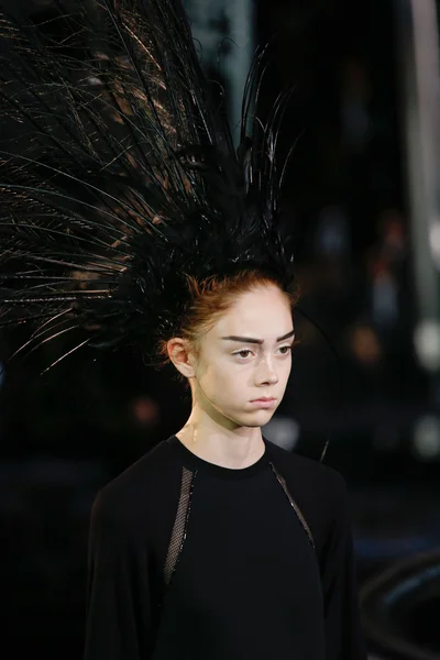 Look 32